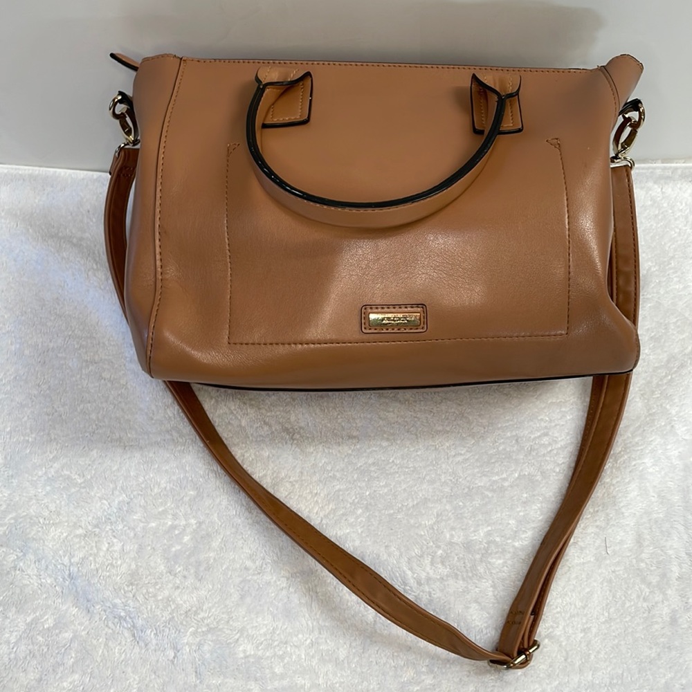 Aldo handbag. Don’t need anymore.